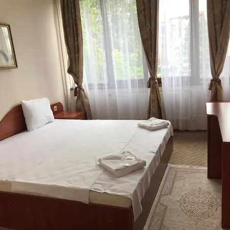 Hotel Хотел Сокол 3*
